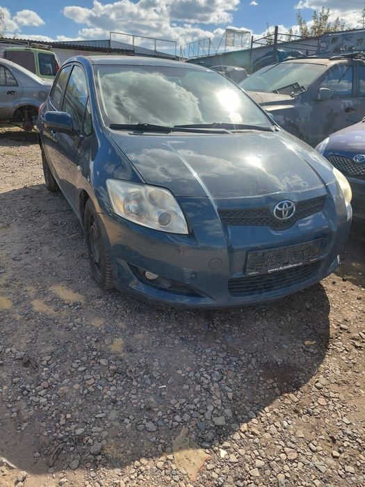 Разборка шрот запчастини Toyota auras 2.0d