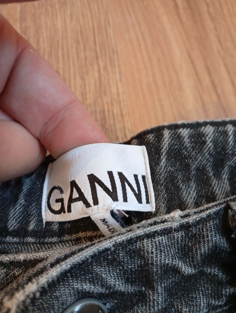 Ganni nowe oryginalne boyfriend jeans damskie