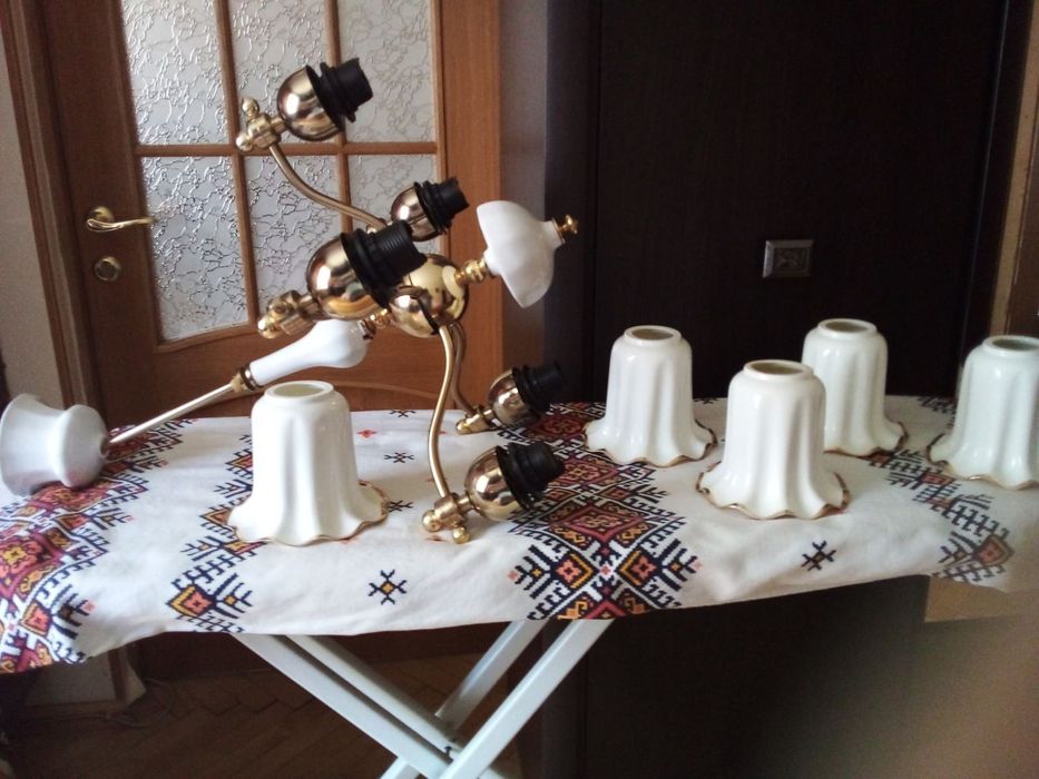 Люстра порцелянова