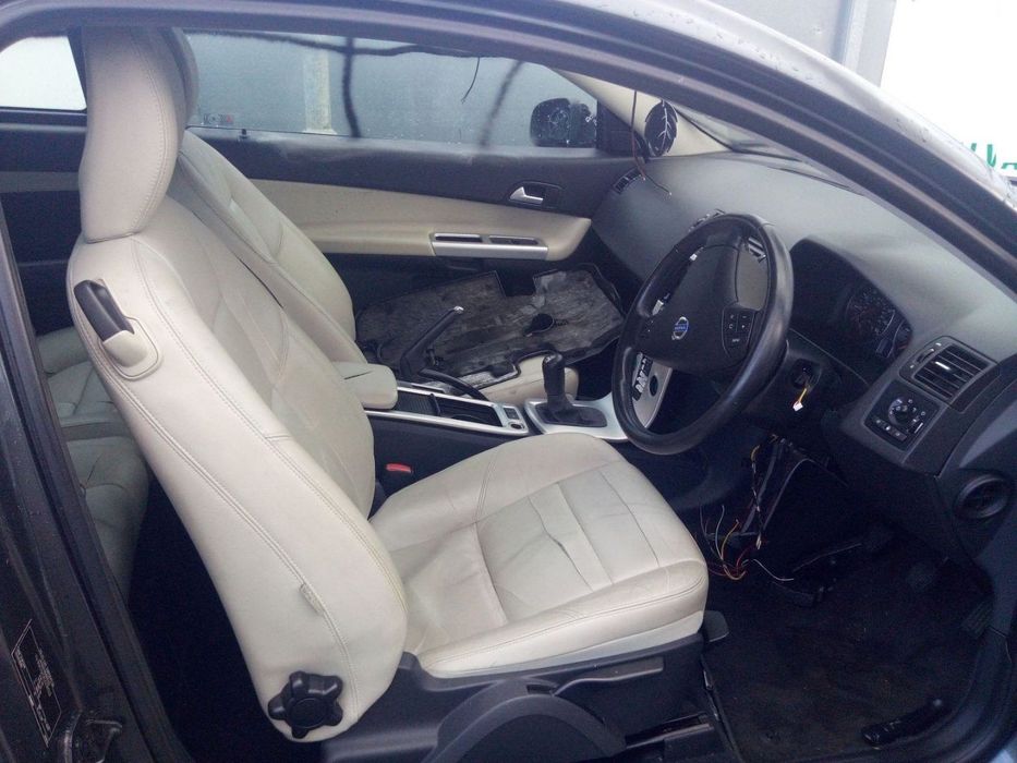 VOLVO C30 1.6D DE 2010 DISPONÍVEL PARA PEÇAS FRENTE VENDIDA