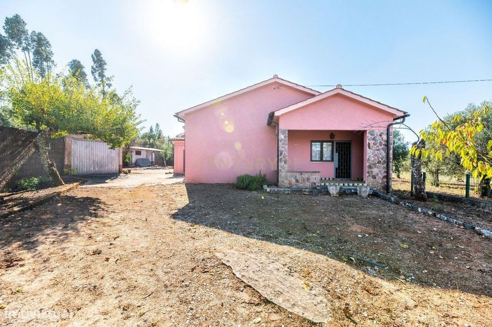 Moradia com Terreno em Chão de Couce, Ansião