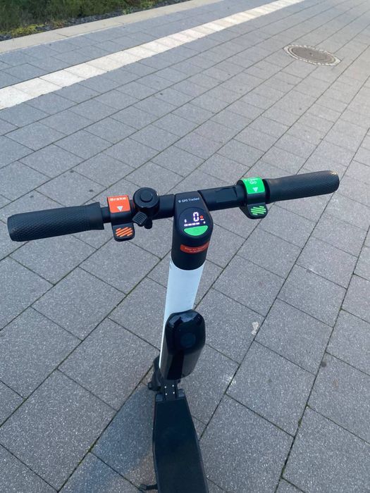 Самокат Segway ES4 300 W