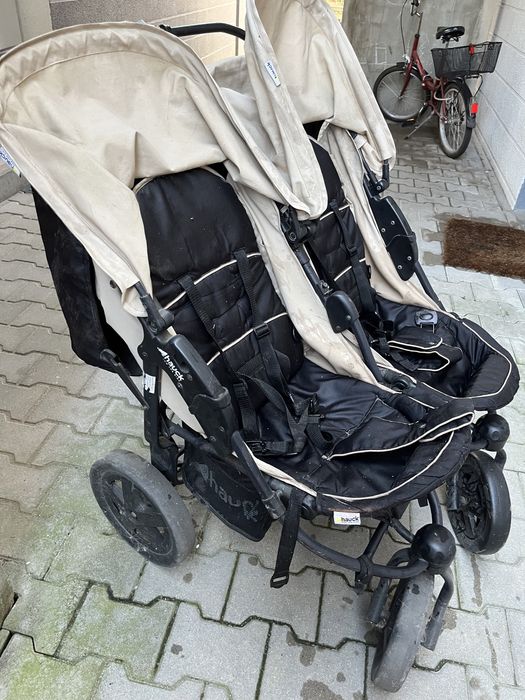 Spacerówka dla blizniat, rok po roku
