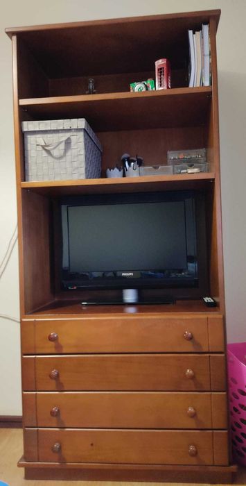 Conjunto de cama de solteiro, estante e guarda-roupa