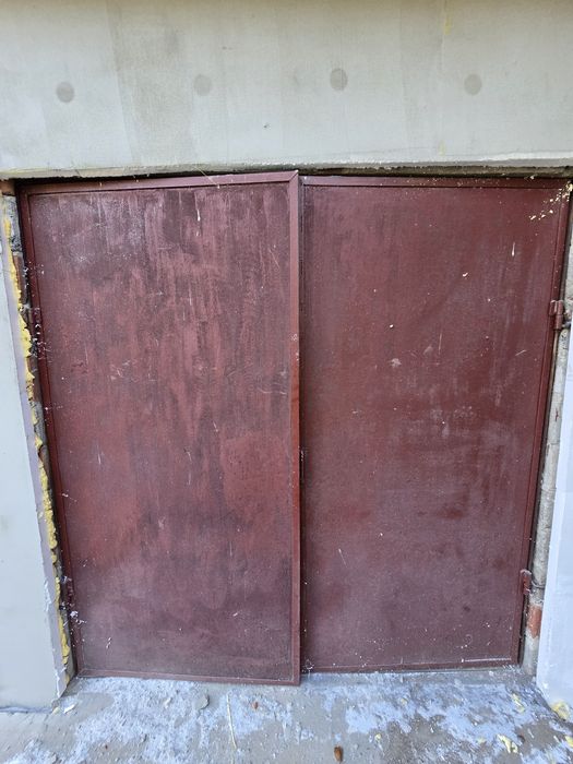 Brama garażowa dwuskrzydłowa 232x240cm