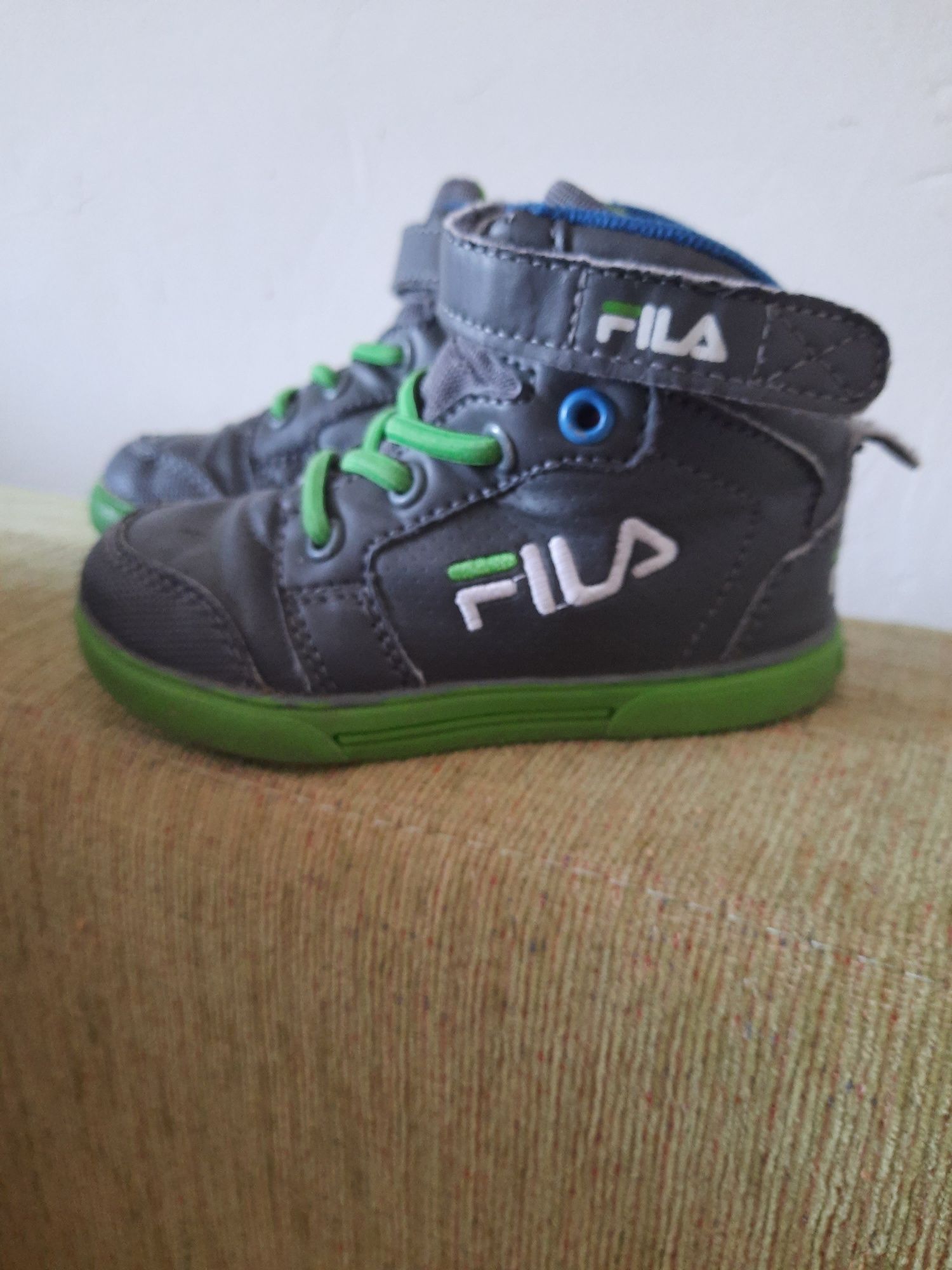 Buty  , adidasy dziecięce  " Fila "