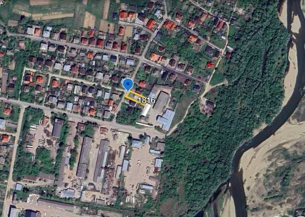 Земельна ділянка з будинком в Оприщівцях