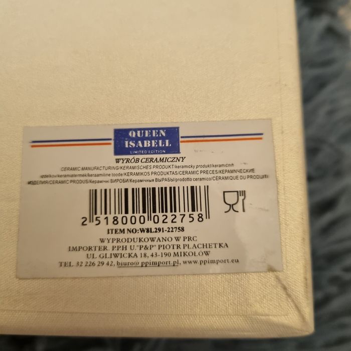 Dwa nowe kubki w pudełku