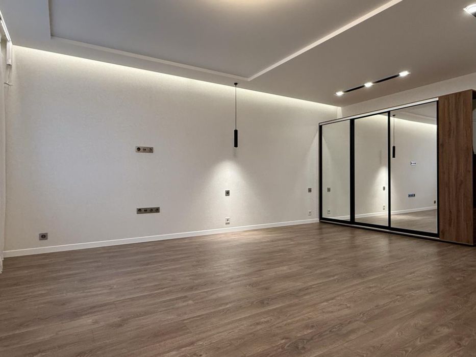 Продам БЕЗ КОМИССИИ ЖК Континент новострой РЕМОНТ рядом Виа Рома