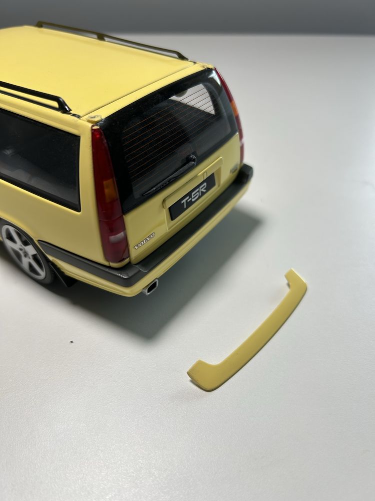 Volvo 850r model 1:18 auto art
