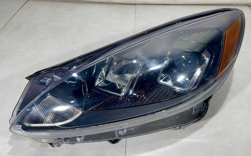 Фара передня ліва Ford Escape 2020 - 2022