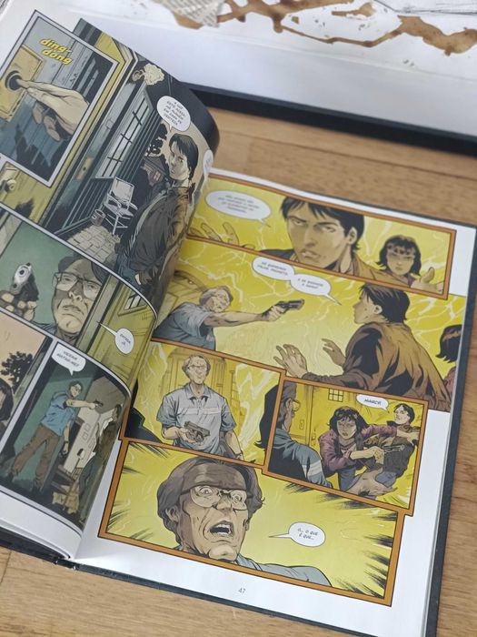 Livro Stranger Things "Em chamas" BD