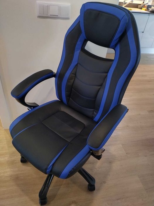 Cadeira de jogo azul