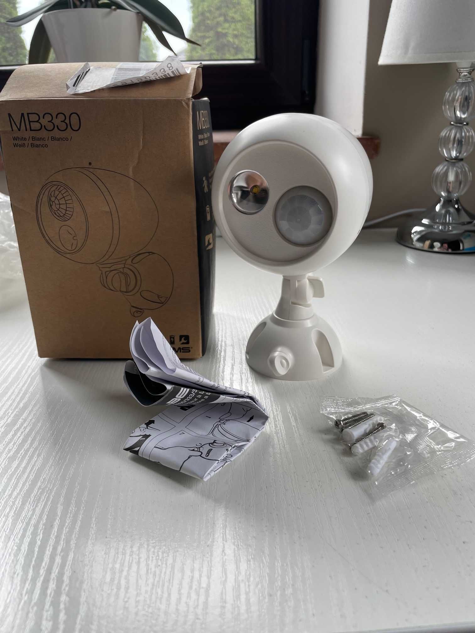 Lampa ogrodowa ledowa z czujnikiem ruchu i fotokomórką Mr. Beams MB330