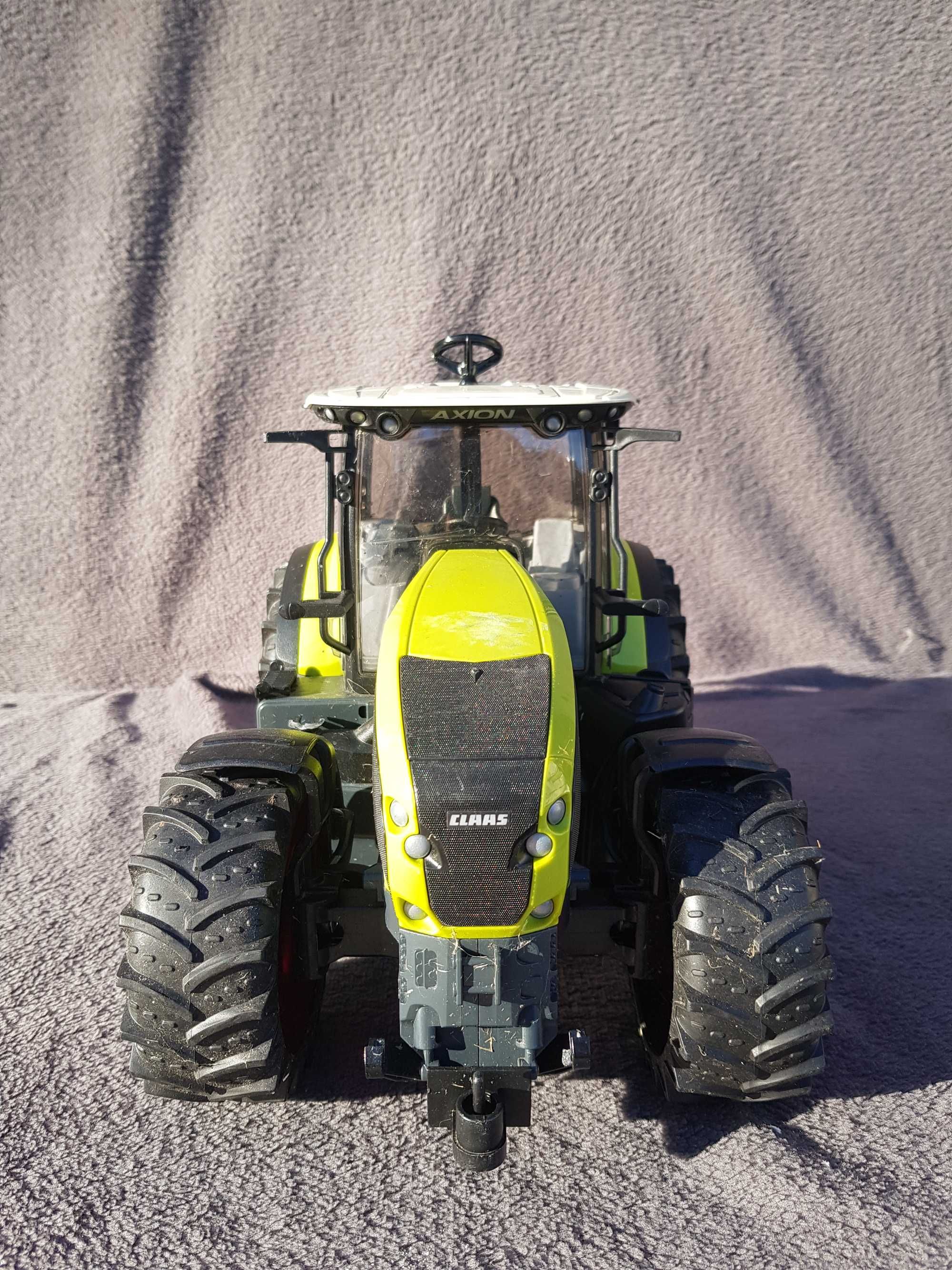 Bruder Claas Axion 950 Traktor