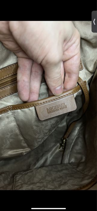 Сумка кожаная Michael Kors оригинал в идеальном состоянии