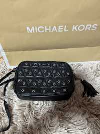 Michael Kors czarna torebka listonoszka jet set srebrne breloczkiem