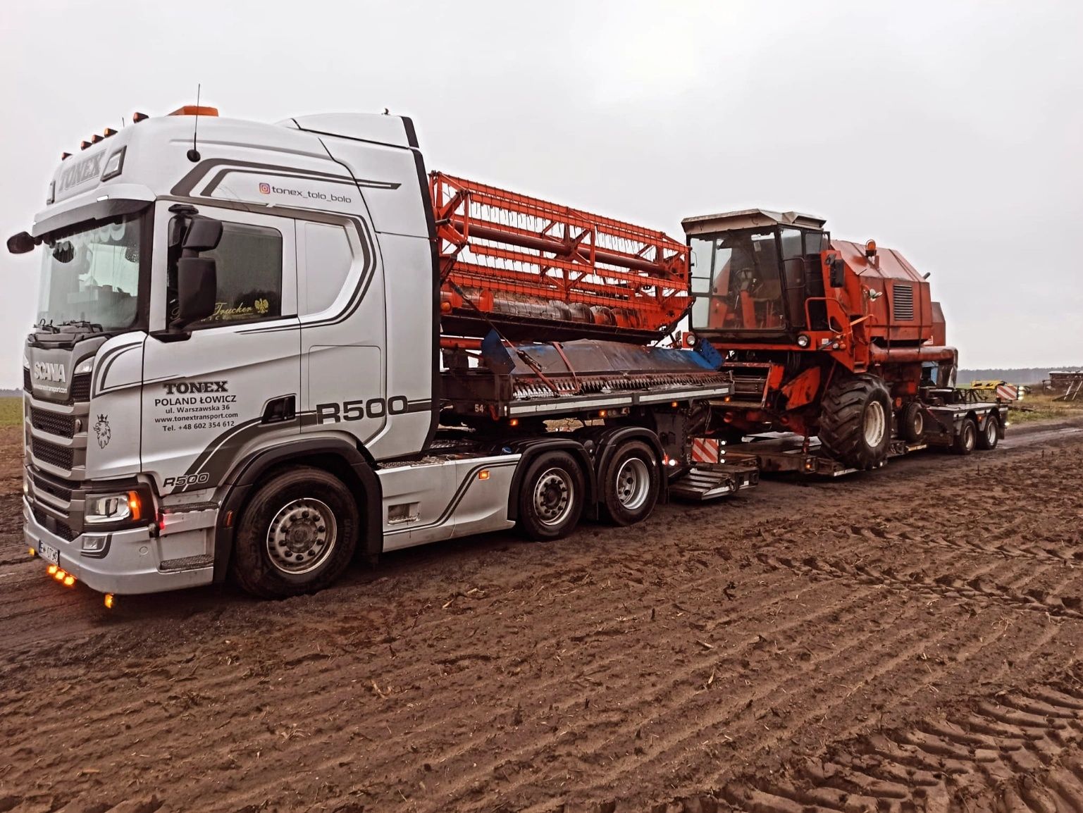 Transport kombajnów sieczkarni opryskiwaczy forwarder harvester domków