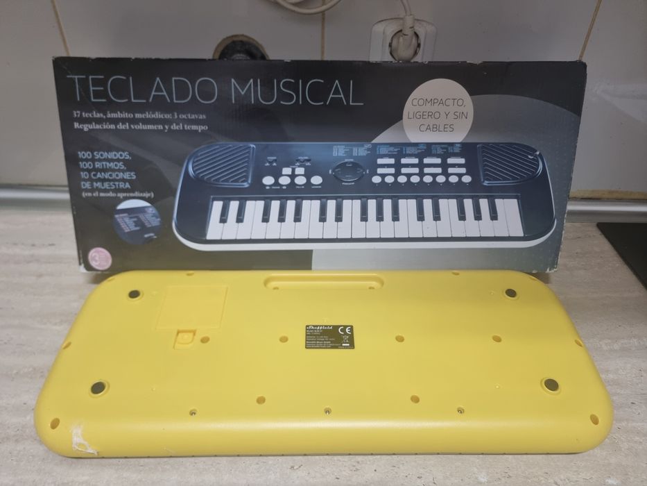 Teclado musical portátil