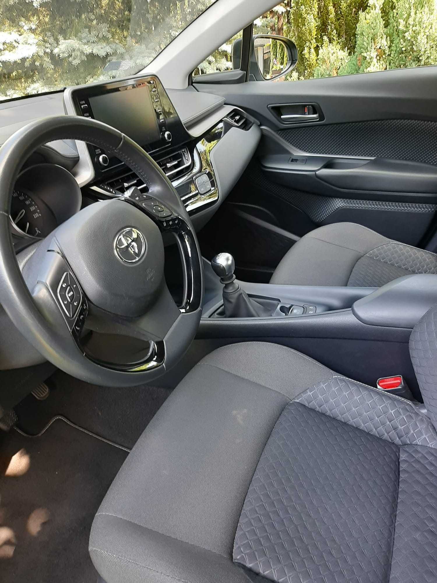 TOYOTA  C-HR (2020) .