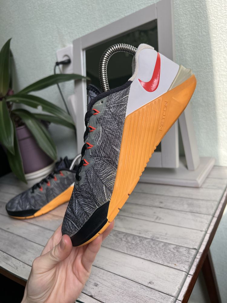 Nike Metcon 5  Женские спортивные кроссовки