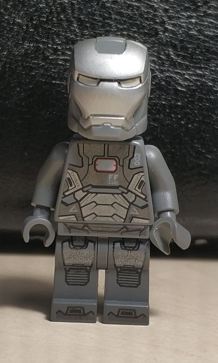 LEGO sh066 War Machine - Dark Bluish Gray and Silver Armor Iron Man