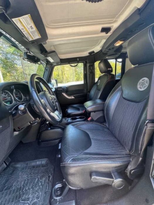Jeep Wrangler Unlimited Freedom Edition      2014