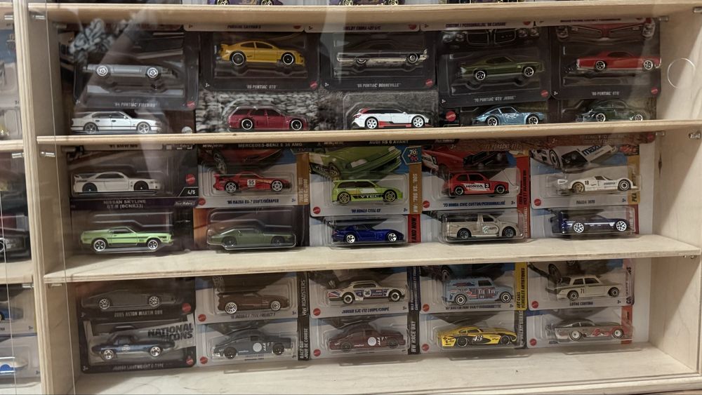 Hot wheels 178 sztuk karty tylko całość wysyłka lub odbiór osobisty