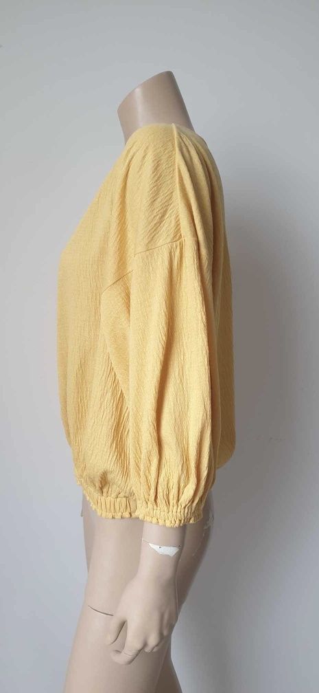UniQlo oversize bluzka damska M
rozmiar:M
kolor:żółty 
Stan:bardzo dob