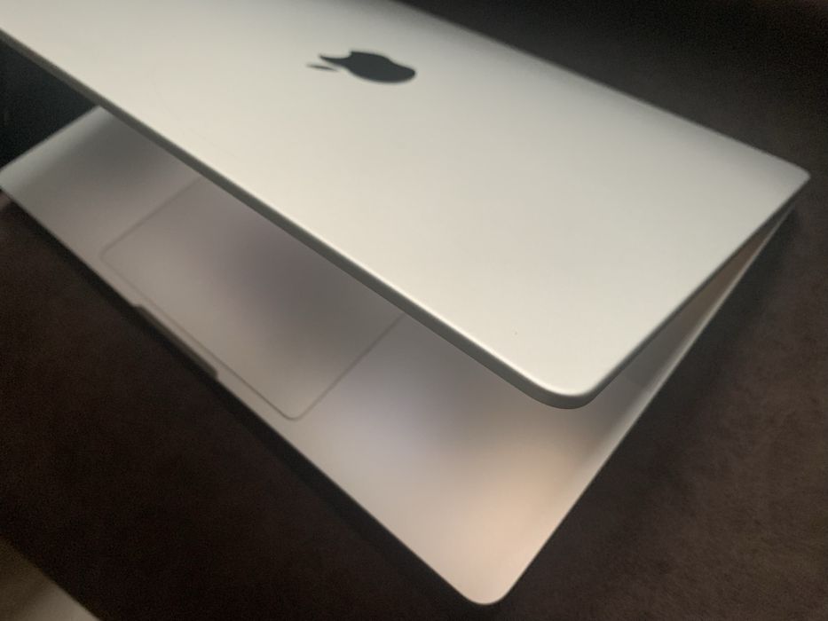 Apple Macbook Pro 14.2 M1 pro 10/14/32 gb/512ssd