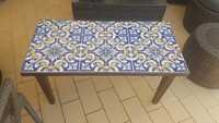 Mesa de azulejo tradicional
