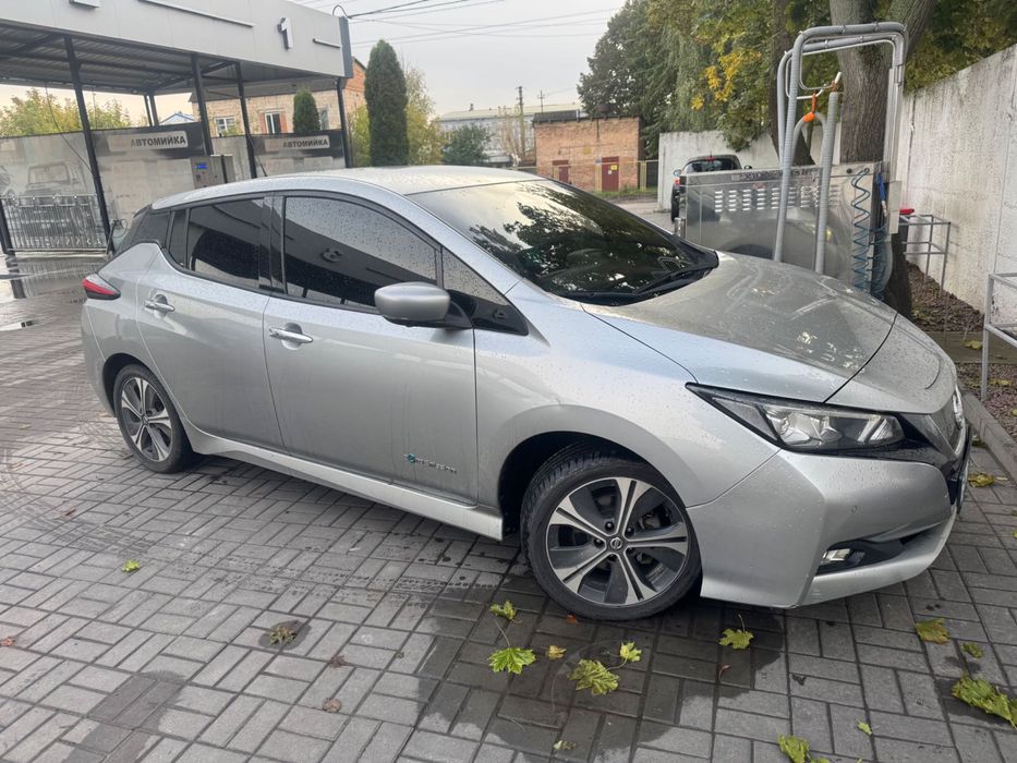 Оренда NISSAN LEAF 2014 та 2018