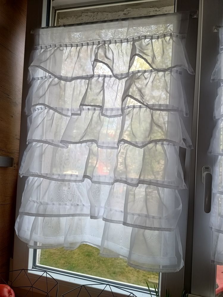 Komplet zazdrostek do kuchni z 6 falbanami 2x 60cm x 80cm biały woal