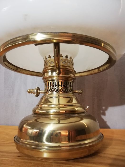 Lampa elektryczna a la naftowa sufitowa