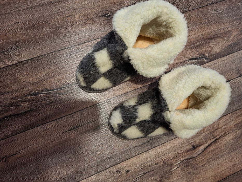 Чуни домашние тапочки из  овечьей шерсти