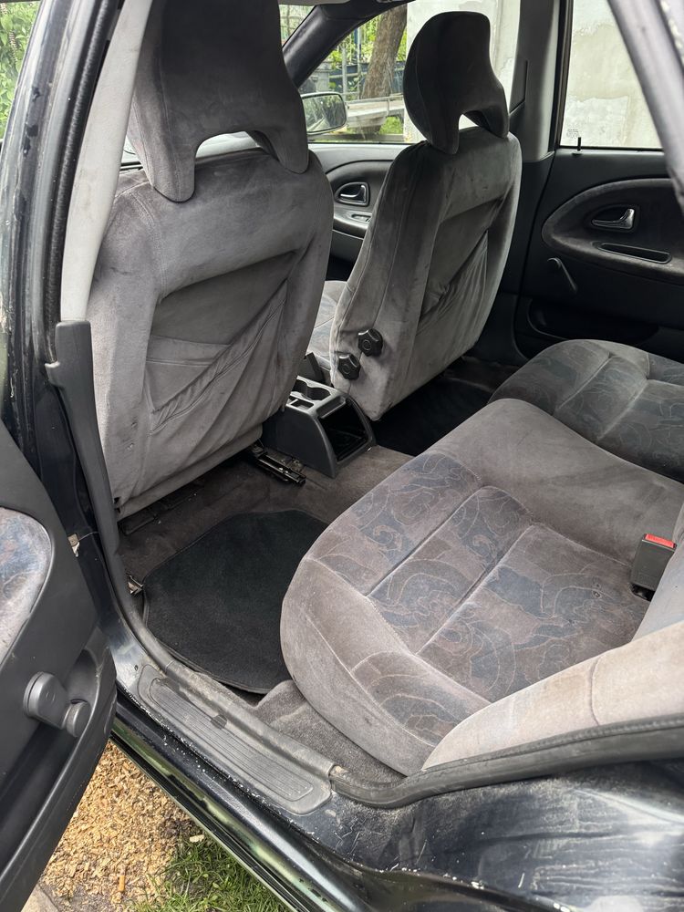 Volvo v40 2.0 газ/бен можливий обмін Автовикуп