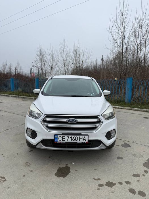Оренда авто від 32 Євро на добу Ford Escape SE (2017)