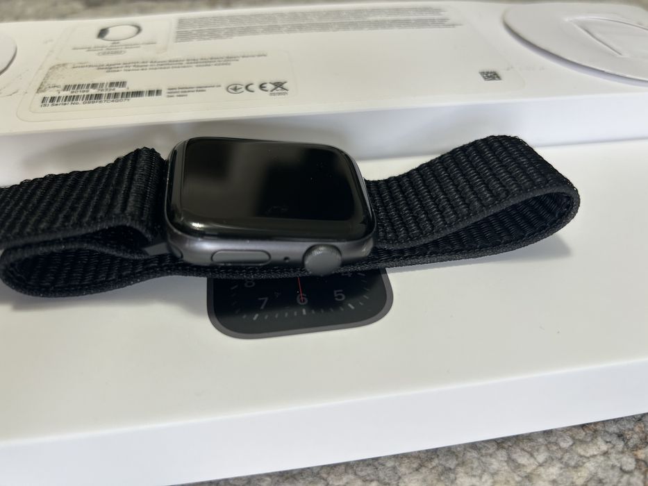 Apple Watch  SE 44mm
