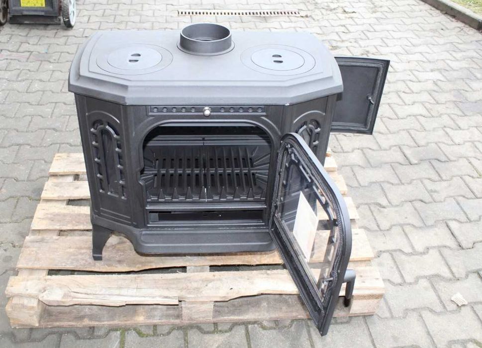 Piec żeliwny koza na drewno z fajerkami do gotowania kawmet p7 cooktop