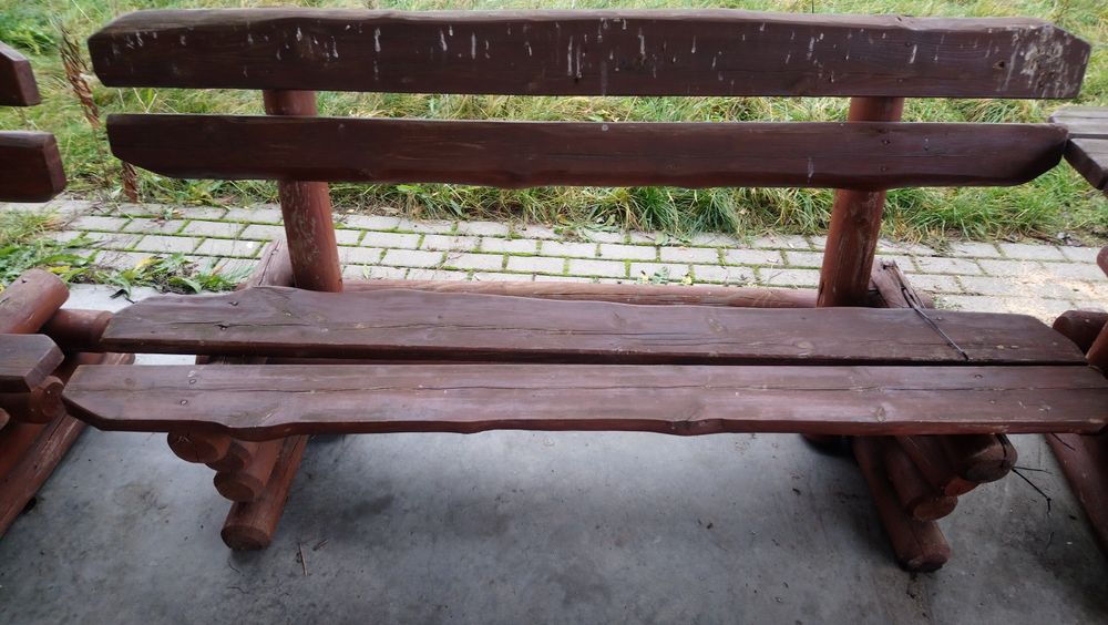 Meble ogrodowe z litego drewna do renowacji