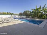 Moradia T4 com piscina e sala de jogos em Albufeira, Algarve