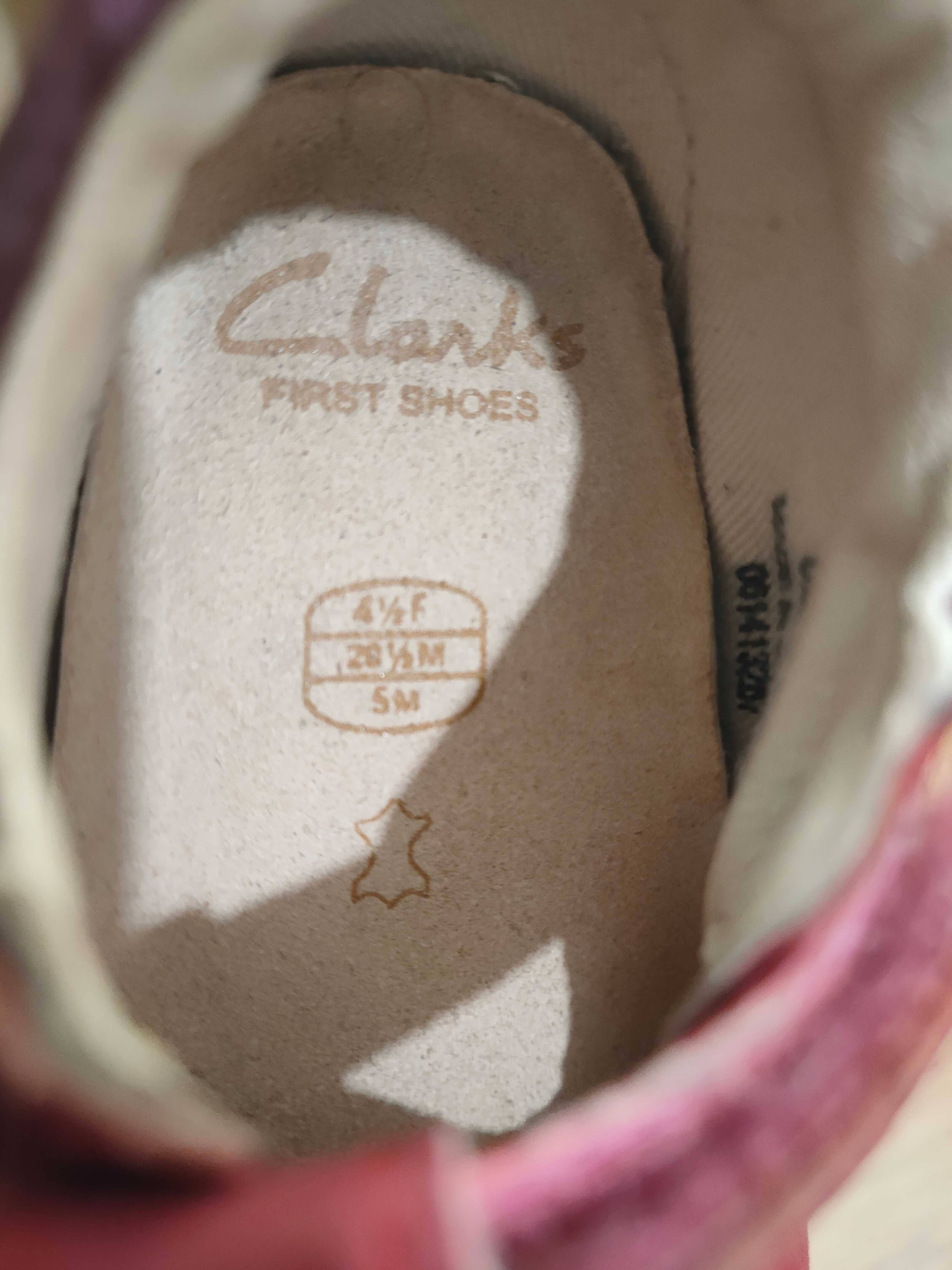 Туфлі Clarks для перших кроків barefoot
