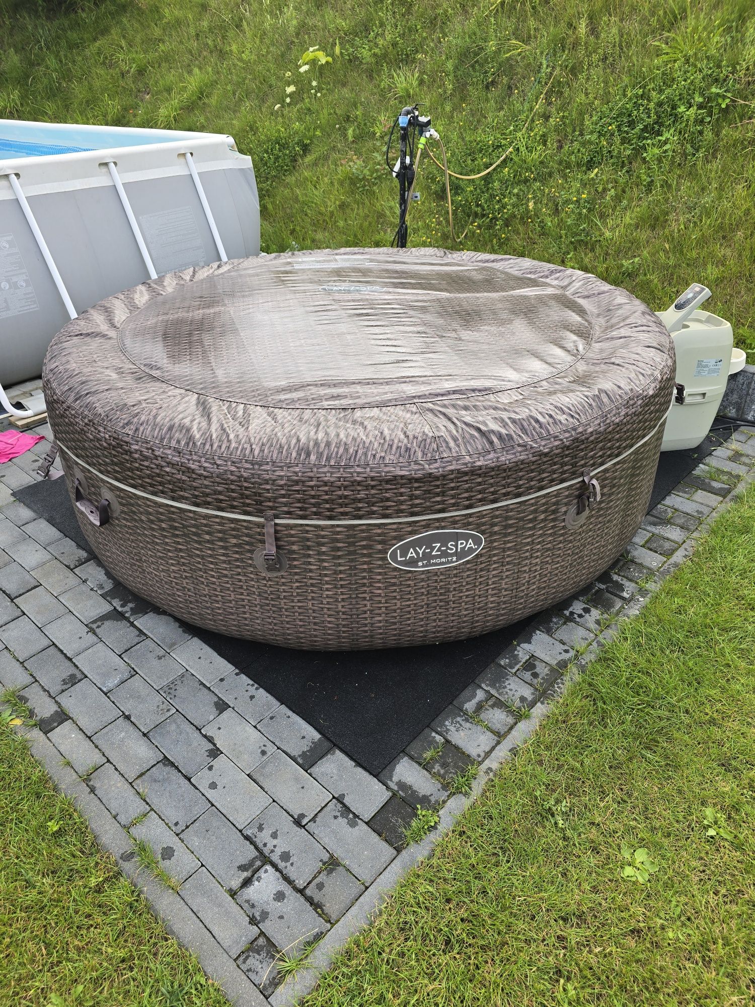 Jacuzzi bestway z hydromasażem