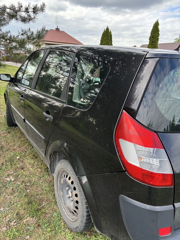 Renault Scenic II 2005 (silnik zepsuty)