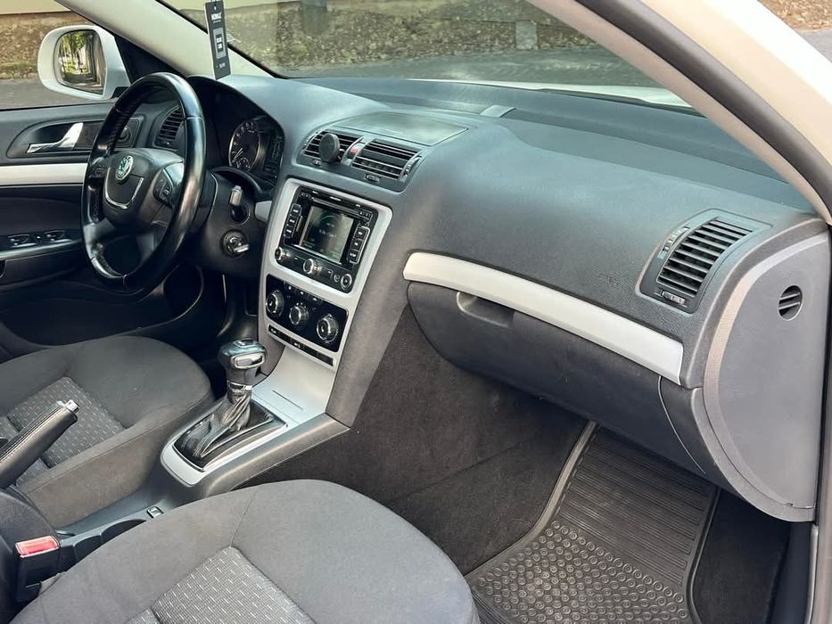 Skoda Octavia 2011 1.6 дизель автомат