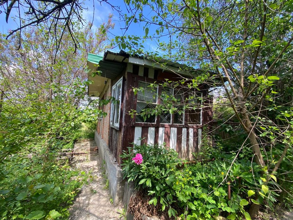 Продам дачу недалеко від міста