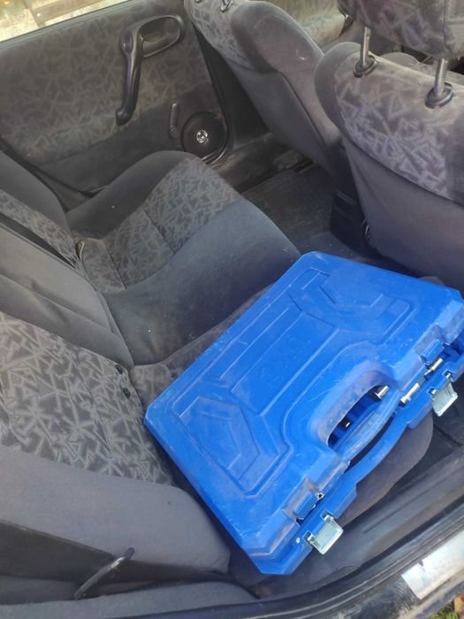 Продам Опель вектра б 1.6 1997 року