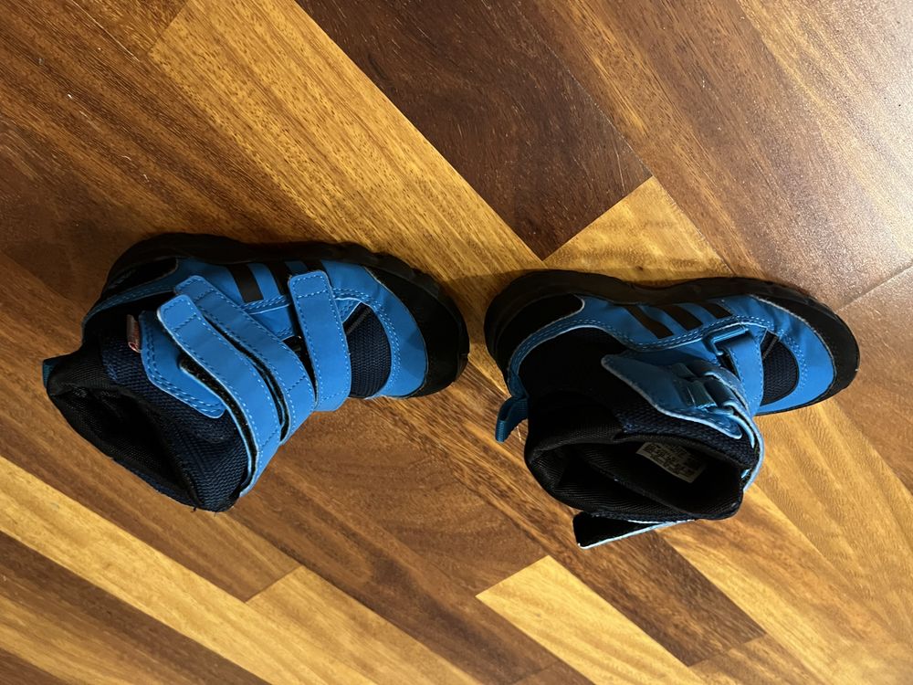 Buty zimowe chłopięce Adidas niebieskie 26