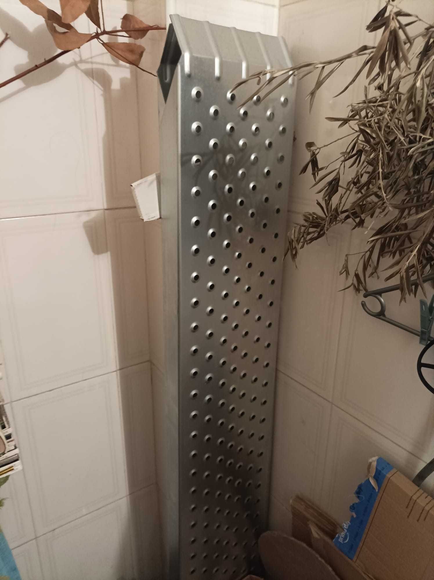 Rampas p. Carga/Cadeira de Rodas em Aço Galvanizado - Antiderrapantes