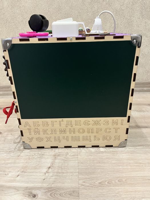 Бізікуб дитячий 30*30*30 розвиваючий бізіборд для дітей куб іграшка